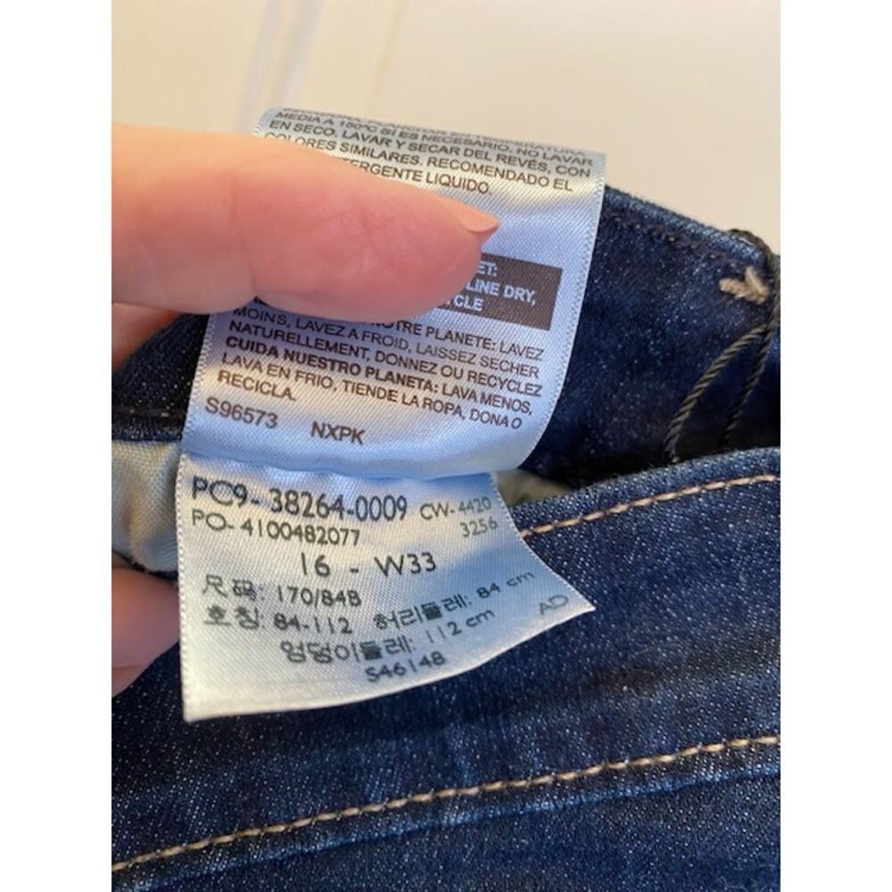 Levi's Signature Mid Rise Dark Wash Shorts Size 16 Waist 33 - Picture 4 of 9